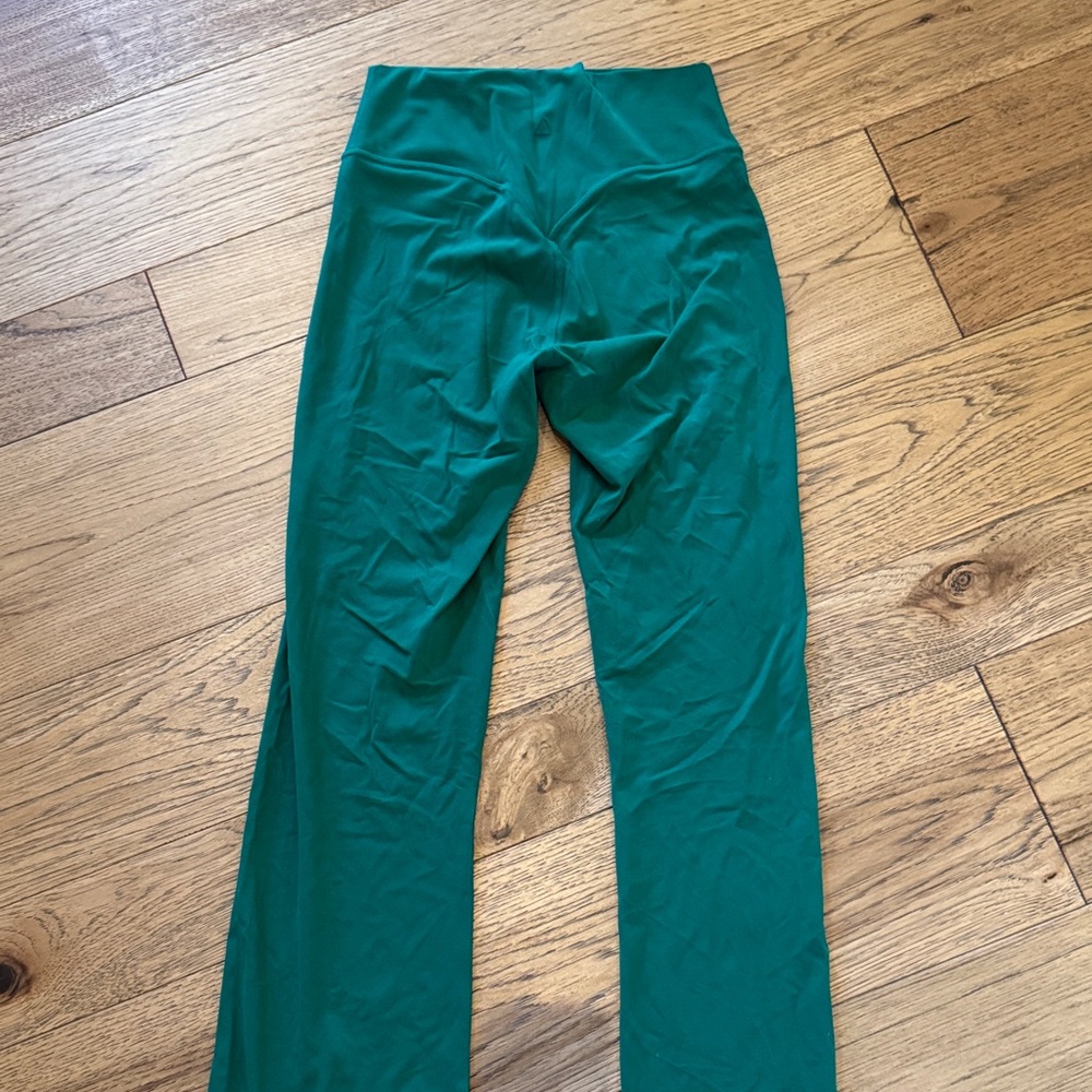 😊Vitality Teal Performance Flare Leggings. SMALL/LONG - Picture 1 of 5
